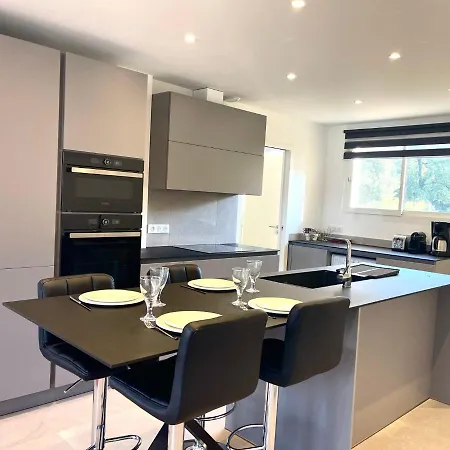 Apartment Bnb Renting Le Cedre Spacious Studio In With A Balcony Wifi And Ac